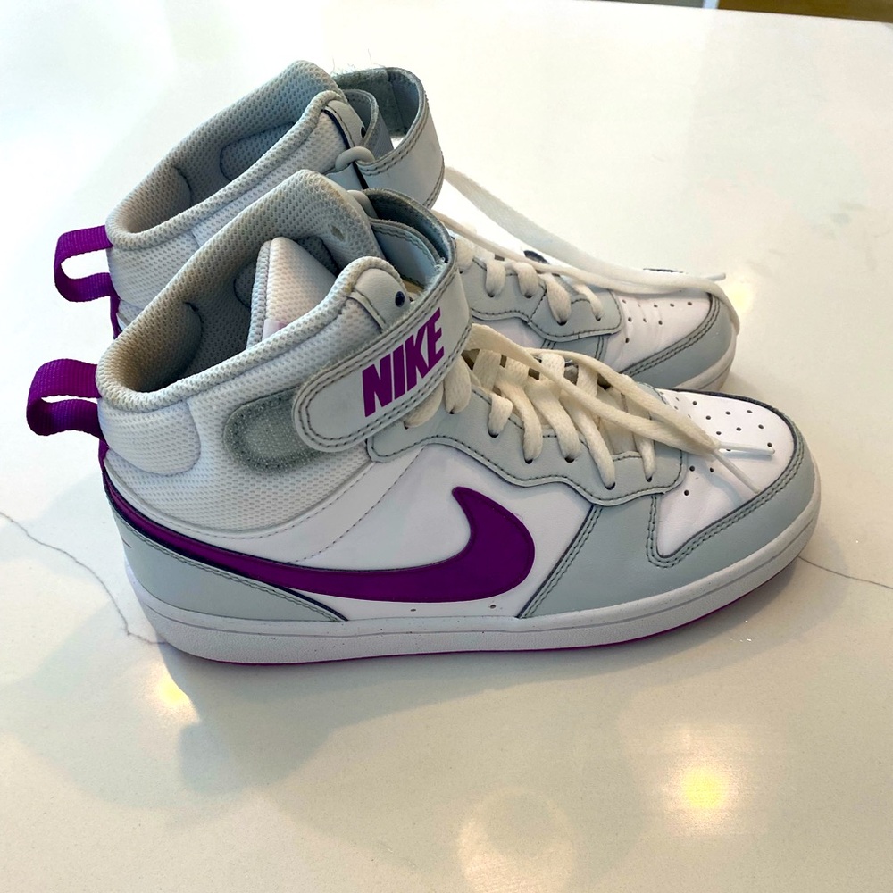 Nike court sneakers youth 5.5 (fits women size 7)